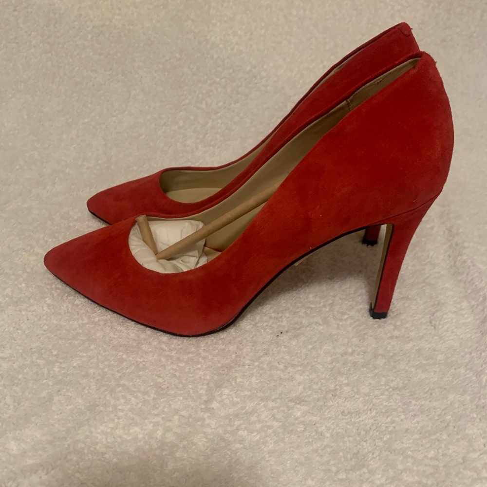 Red size 8m saks fifth avenue pumps new